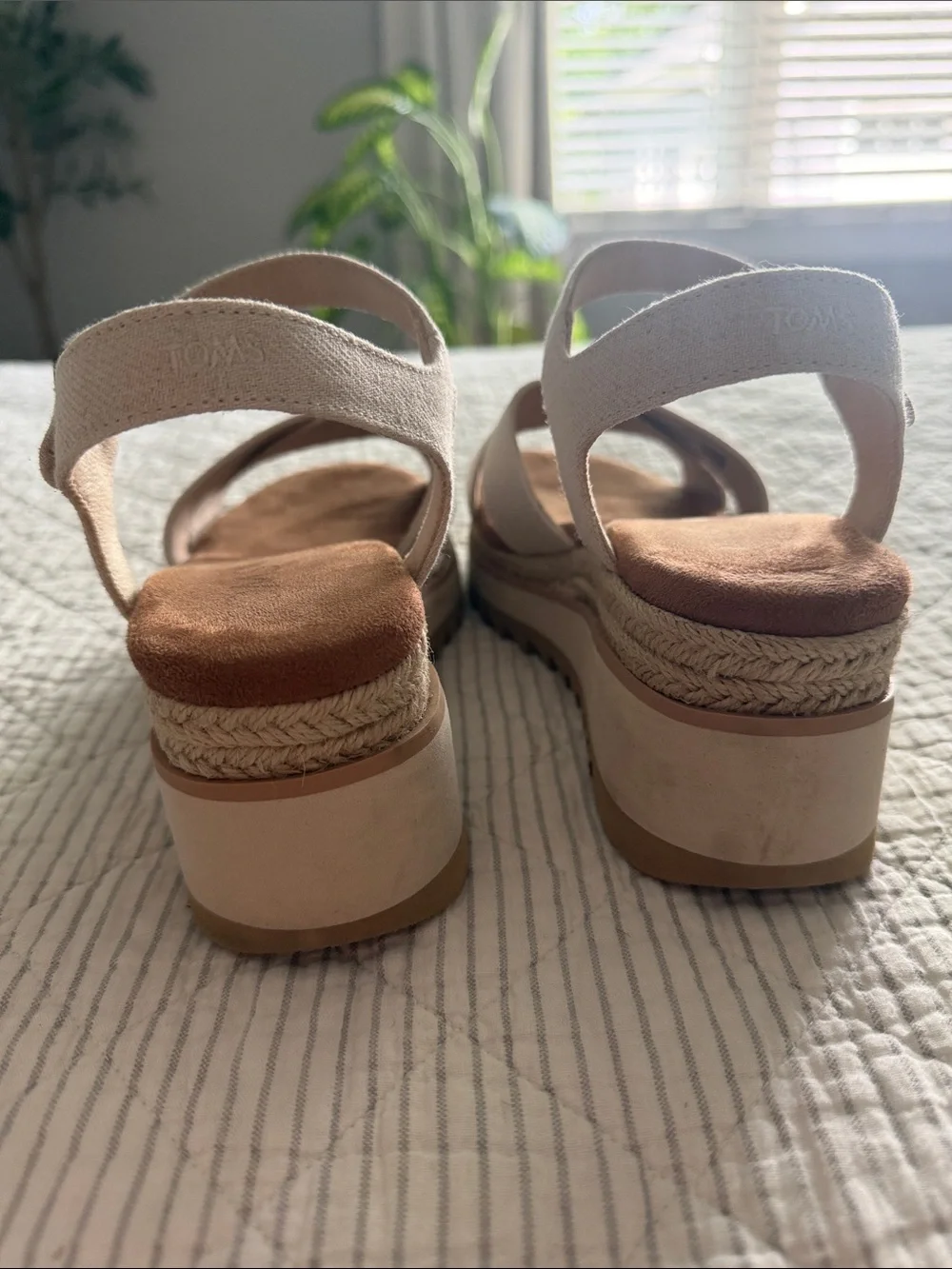 Tom’s Gia Natural Wedge Canvas Platform Sandals - 6.5
